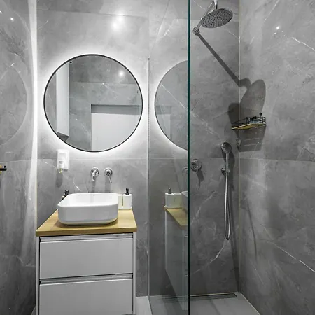 Hanza Tower 218 Apartment